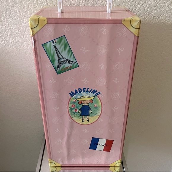 MADELINE Pink Travel Suitcase Doll Closet Carrying Case with 2 Full Doll Outfits - Picture 7 of 7